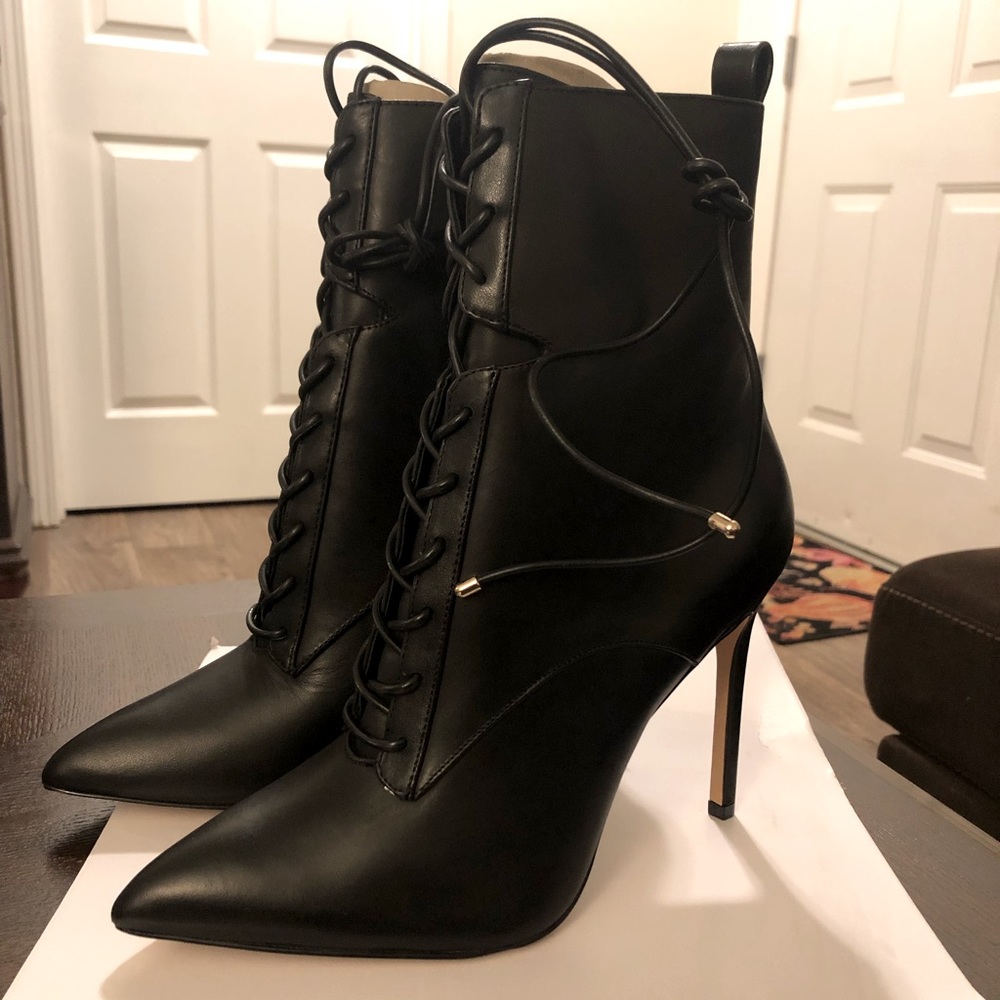 Aldo Alanna Booties Stiletto size 8 lace up